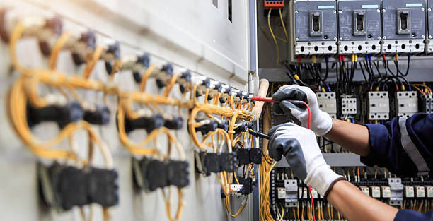 Professional Electrician technician working in Bridgeport, NE